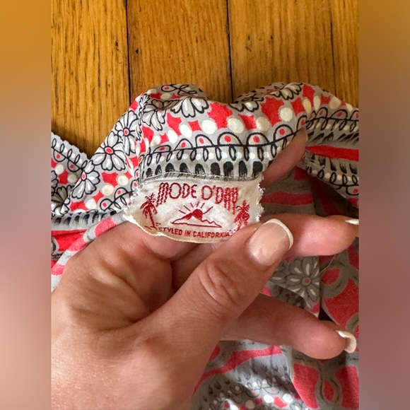 40s Vintage Long Sleeved Red Black and White Rayon Shirt Dress - Picture 4 of 8